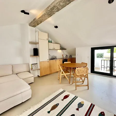 Peral Old Town Penthouse - Eaw Homes Апартаменты *